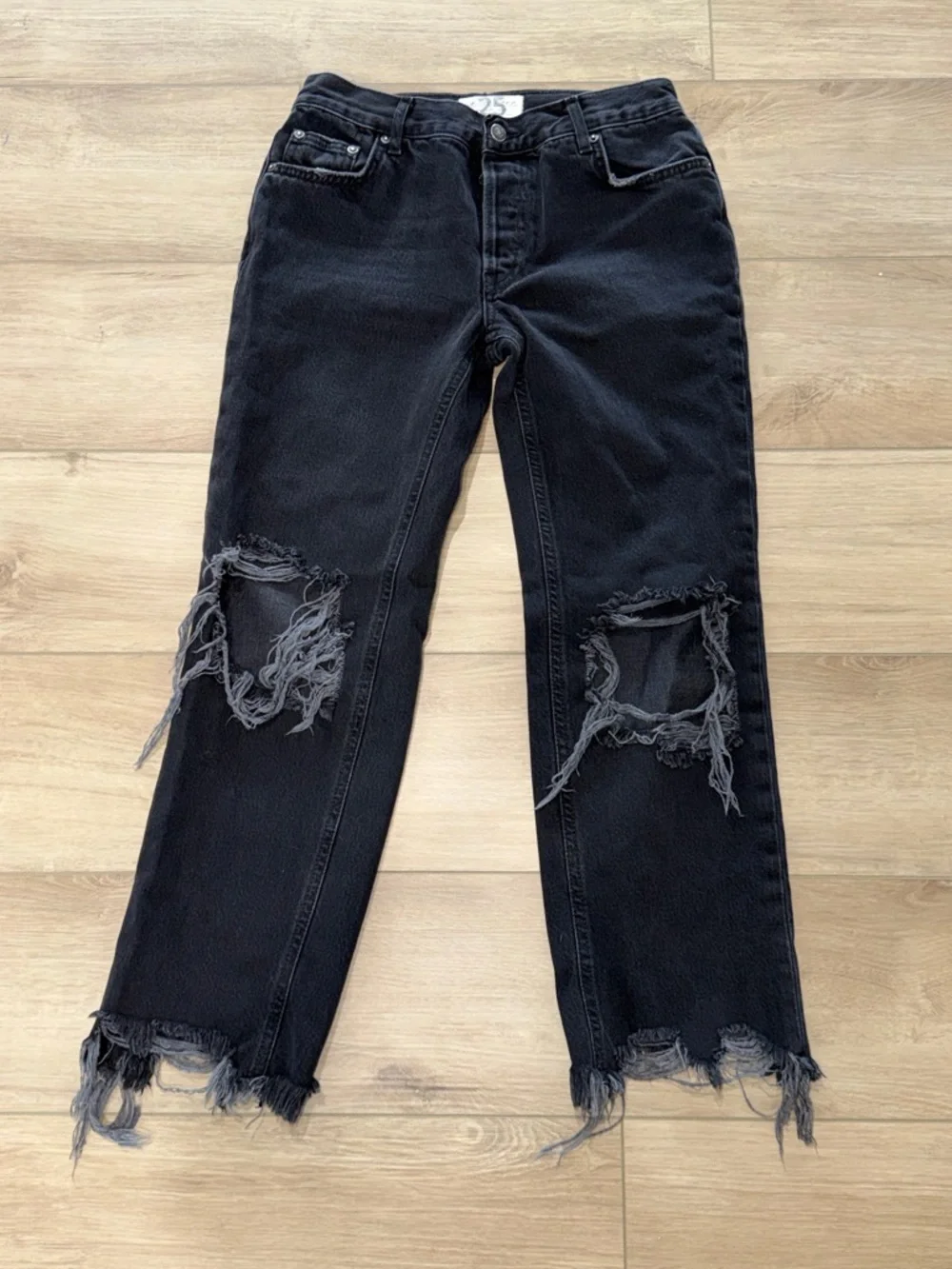 Free People "Maggie" mid-rise distressed straight-leg jeans in a black wash 25 - Picture 2 of 9